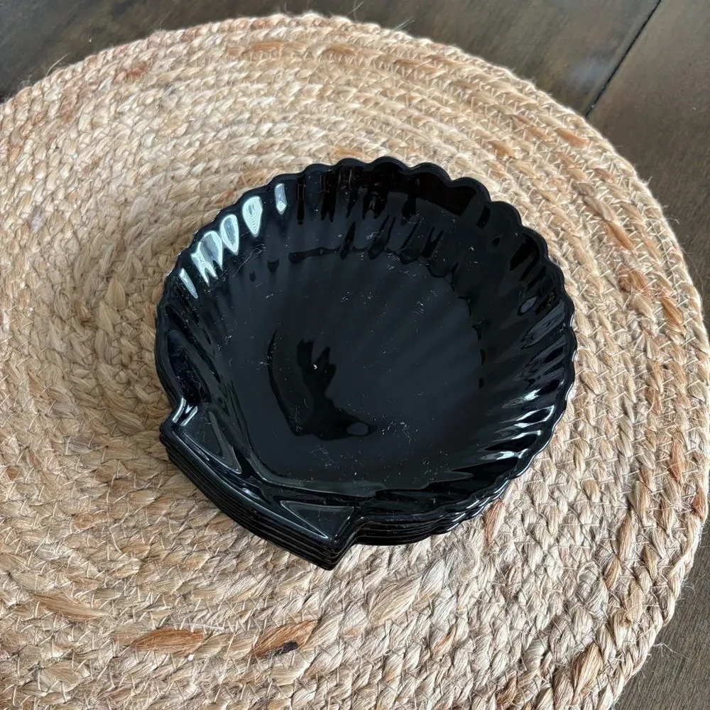 Vintage 1960s Arcoroc Coquillage Black Milk Glass‎ Scallop Shell Plates